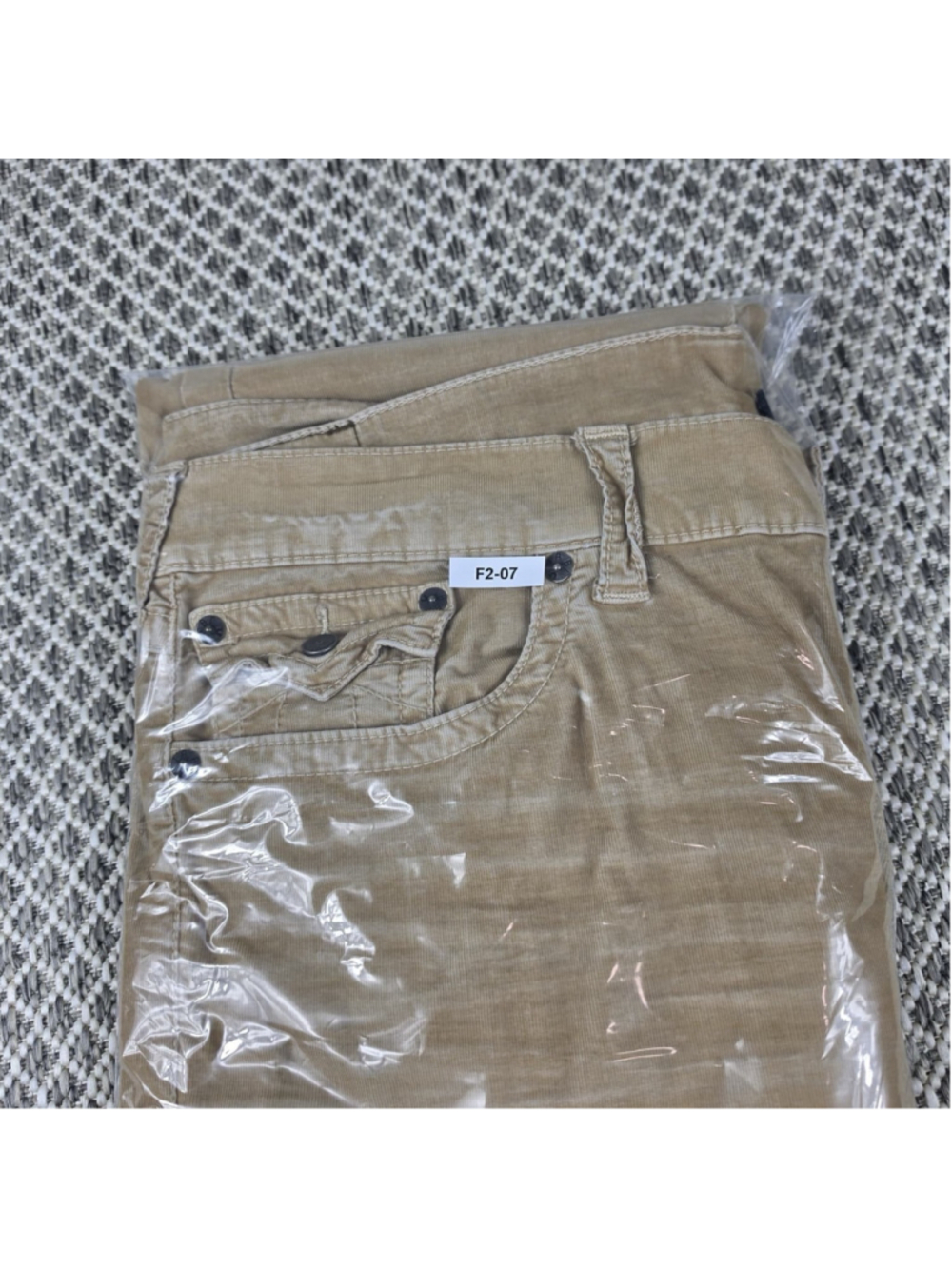 True Religion Ricky Relaxed Straight Corduroy Pants Men’s 42 Beige Tan USA Y2K - Picture 12 of 12